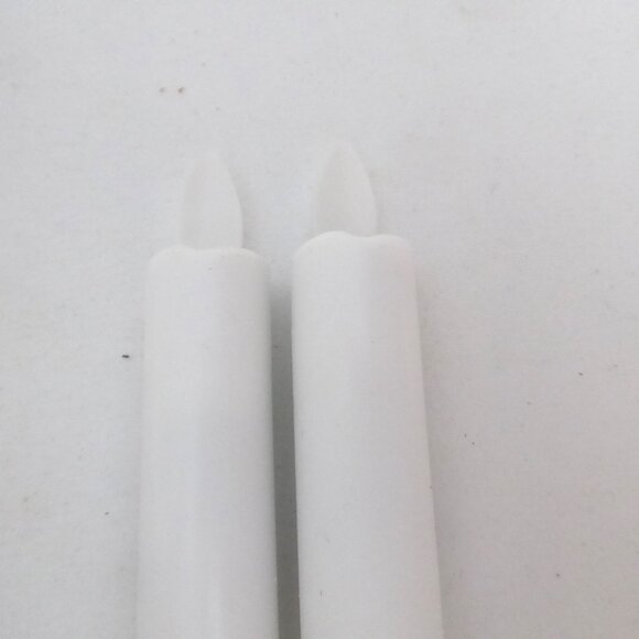 NEW 9” MIRAGE WHITE TAPERED REAL WAX FLAME EFFECT CANDLE SET BATTERY POWERED - Picture 4 of 10